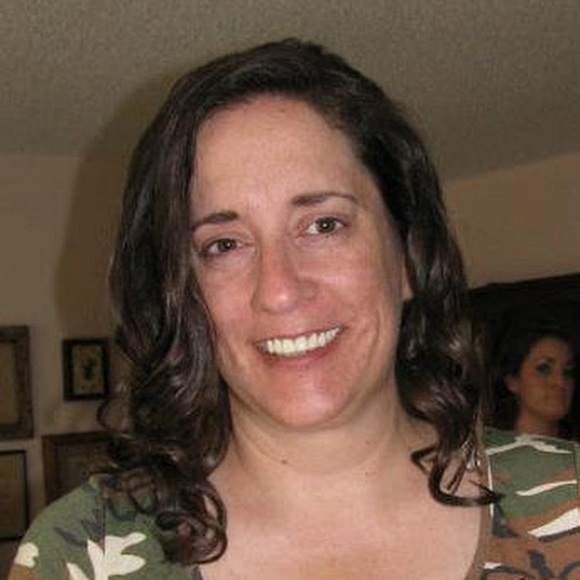 Meet your Posher, Lisa - Picture 1 of 1